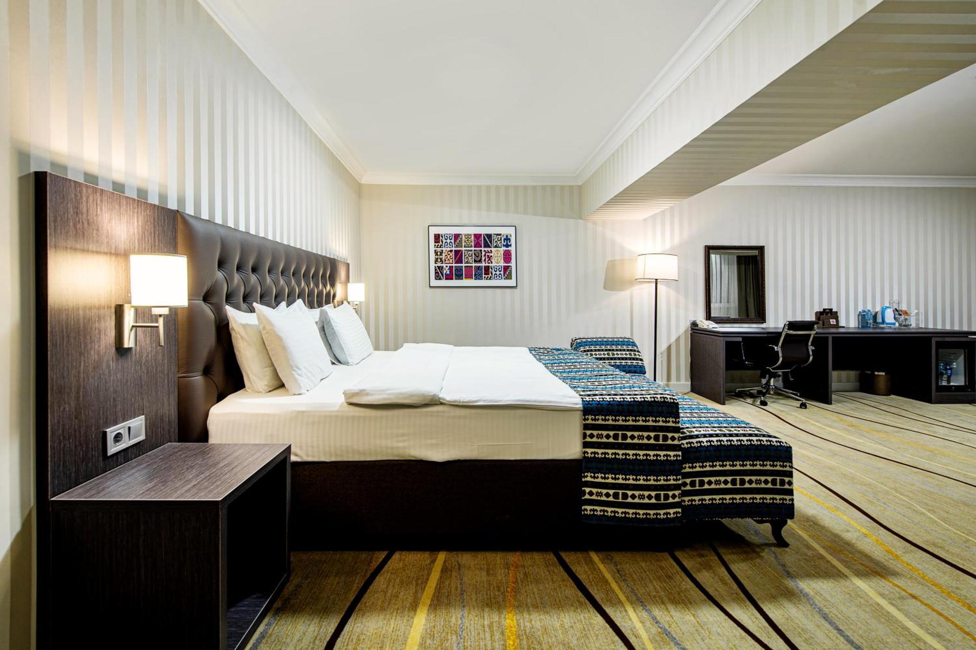 Shymkent Grand Hotel Exterior photo