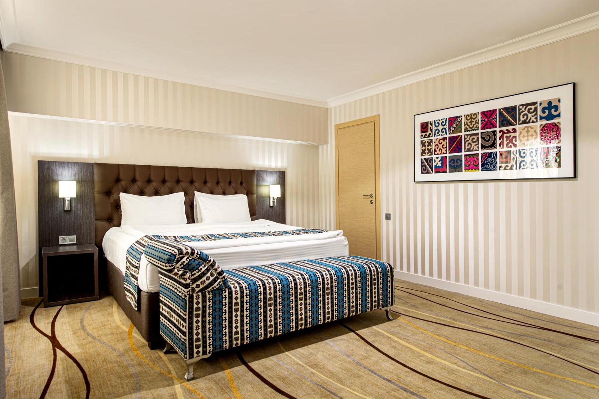 Shymkent Grand Hotel Exterior photo
