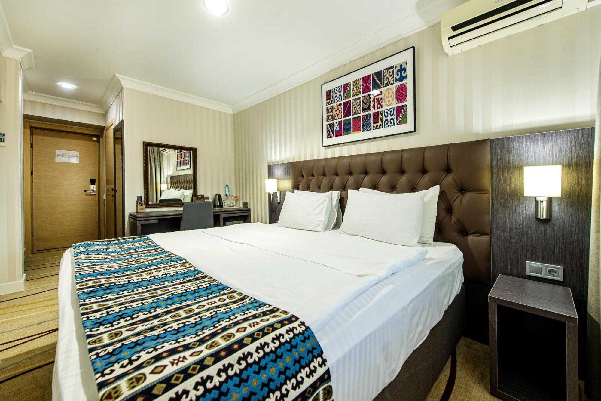 Shymkent Grand Hotel Exterior photo