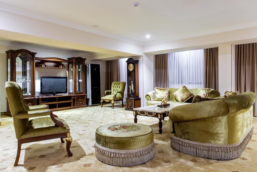 Shymkent Grand Hotel Exterior photo