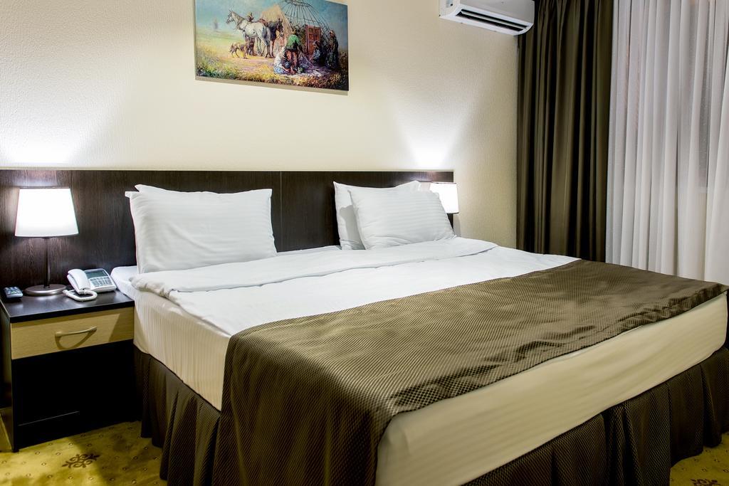 Shymkent Grand Hotel Room photo